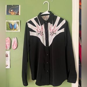 Vintage Western-style button down with embroidered flower detail